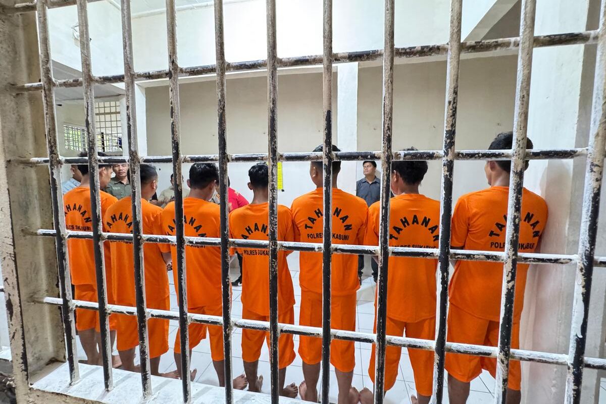 7 tersangka perusakan rumah singgah di Kapung Tangkil, Desa Tangkil, Kecamatan Cidahu, Kabupaten Sukabumi, Jawa Barat, ditahan di Mapolres Sukabumi