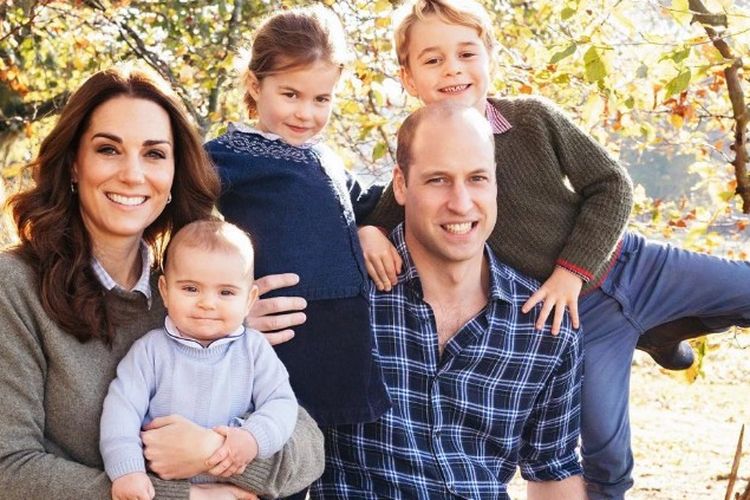 Pangeran William dan Kate Middleton bersama ketiga anaknya, Pangeran George, Putri Charlotte dan Pangeran Louis.