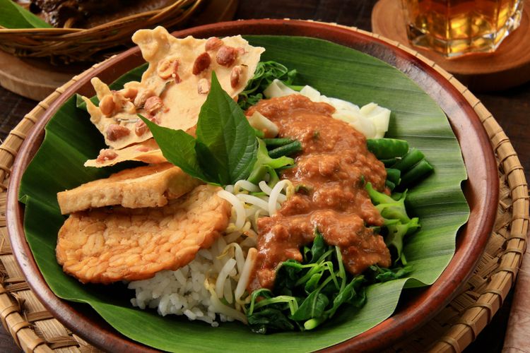 The diverse Yogyakarta food scene makes it a food lover?s paradise especially for those who are fans of traditional Indonesian food.