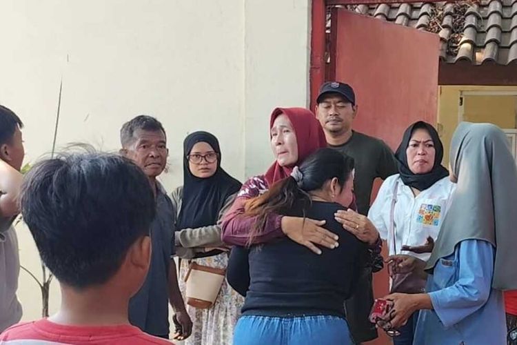 Tangis Amini Pecah Usai Truk Tabrak Warung di Cirebon, Bibinya Kritis dan Ibu-Bayi Tewas