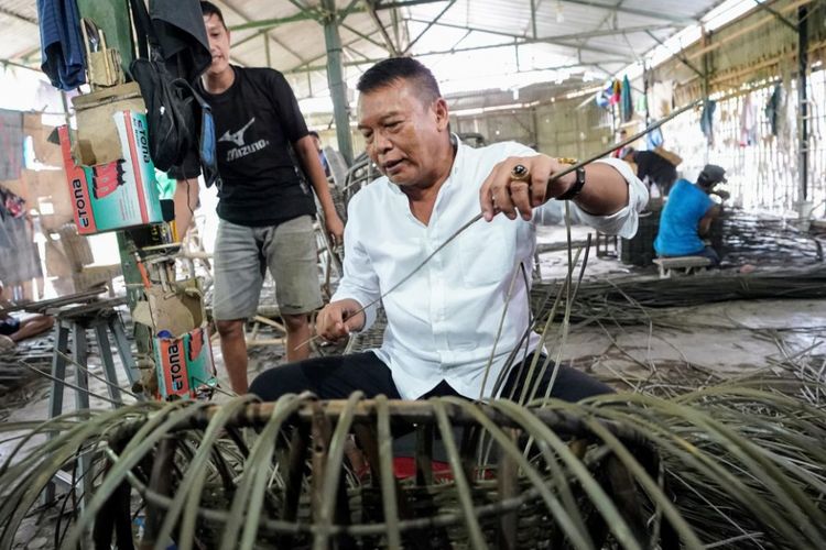 Hasanudin Siap Perluas Pemasaran Rotan  Cirebon 