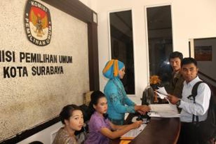 Suasana di kantor KPU Surabaya, Jawa Timur.