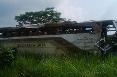 Bus Masuk Sungai di Tanjakan Emen Ciater, Satu Orang Tewas 