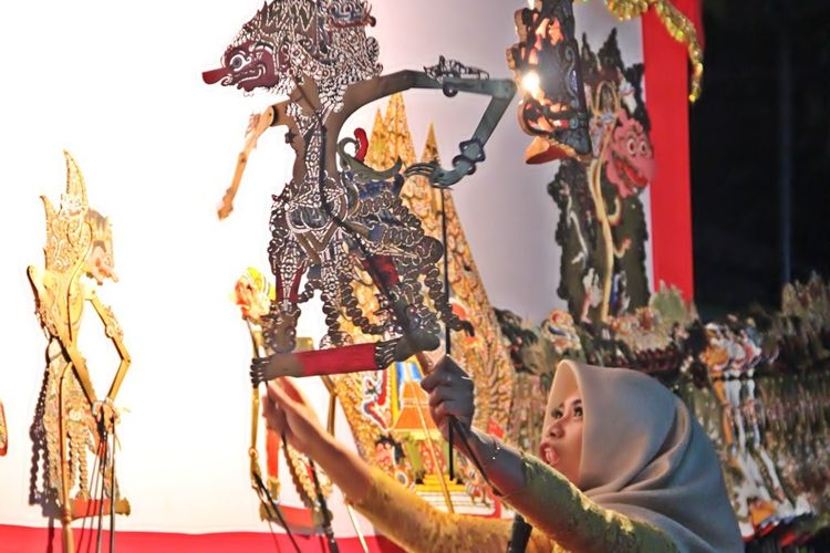 Rizki Rahma, Kartini Masa Kini Yogyakarta Jadi Dalang Perempuan Kenalkan Budaya Jawa