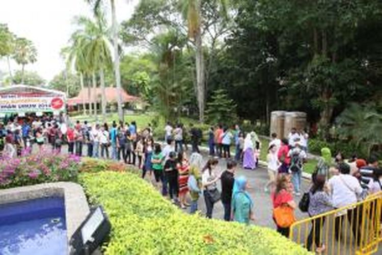 Proses pemungutan suara pemilu presiden di KBRI Singapura