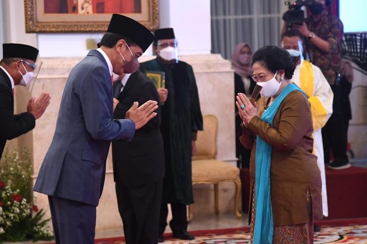 Presiden Joko Widodo (Jokowi) melantik Megawati Soekarnoputri menjadi Ketua Dewan Pengarah Badan Riset dan Inovasi Nasional (BRIN) pada hari ini, Rabu (13/10/2021).