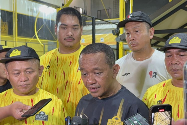 Bahlil Resmikan Lapangan Padel, Upaya Golkar Bidik Generasi Muda