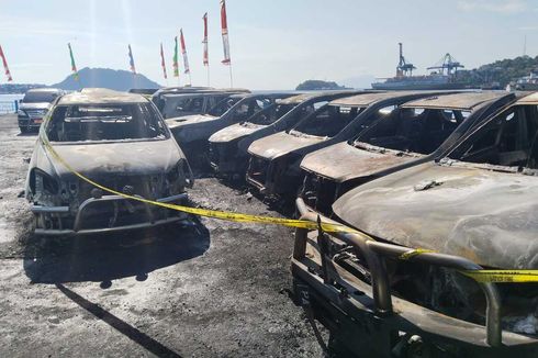 Mencari Penyebab Terbakarnya 13 Mobil Dinas di Parkiran DPR Papua