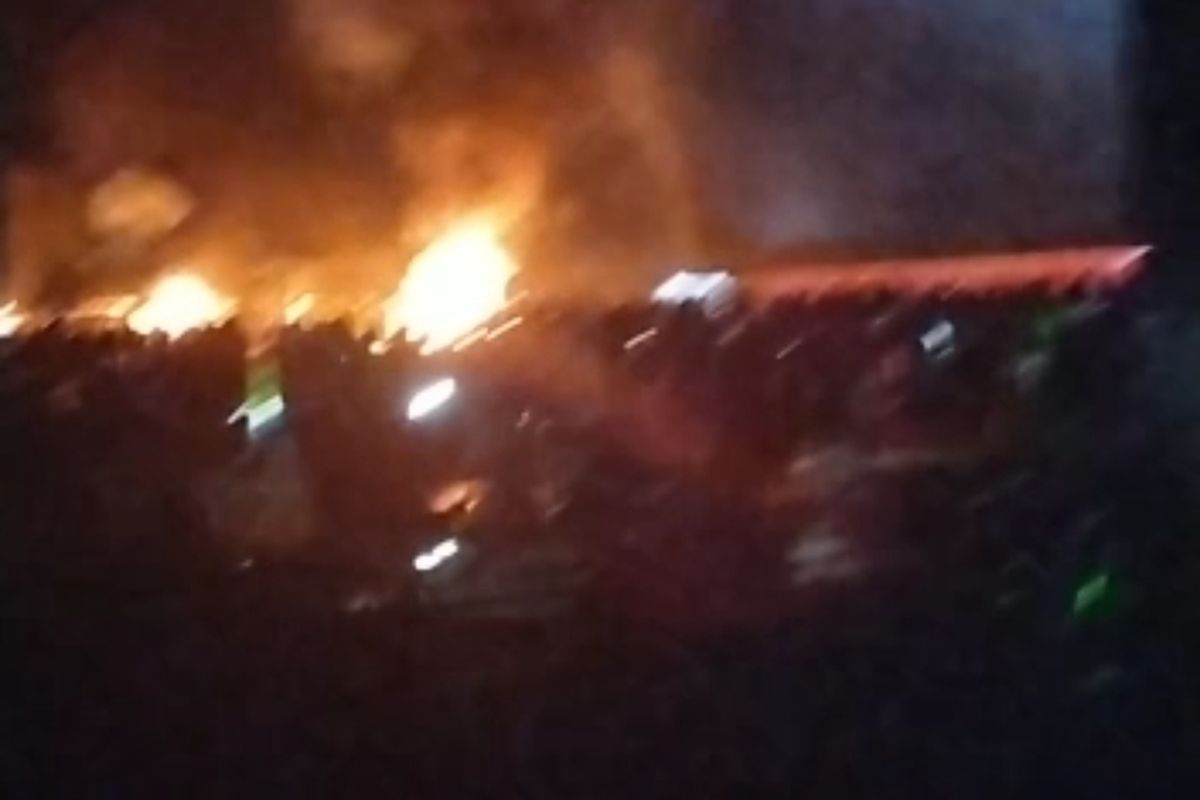 Foto//Suasana Kericuhan di PT.GNI Morut Sabtu malam (14/01