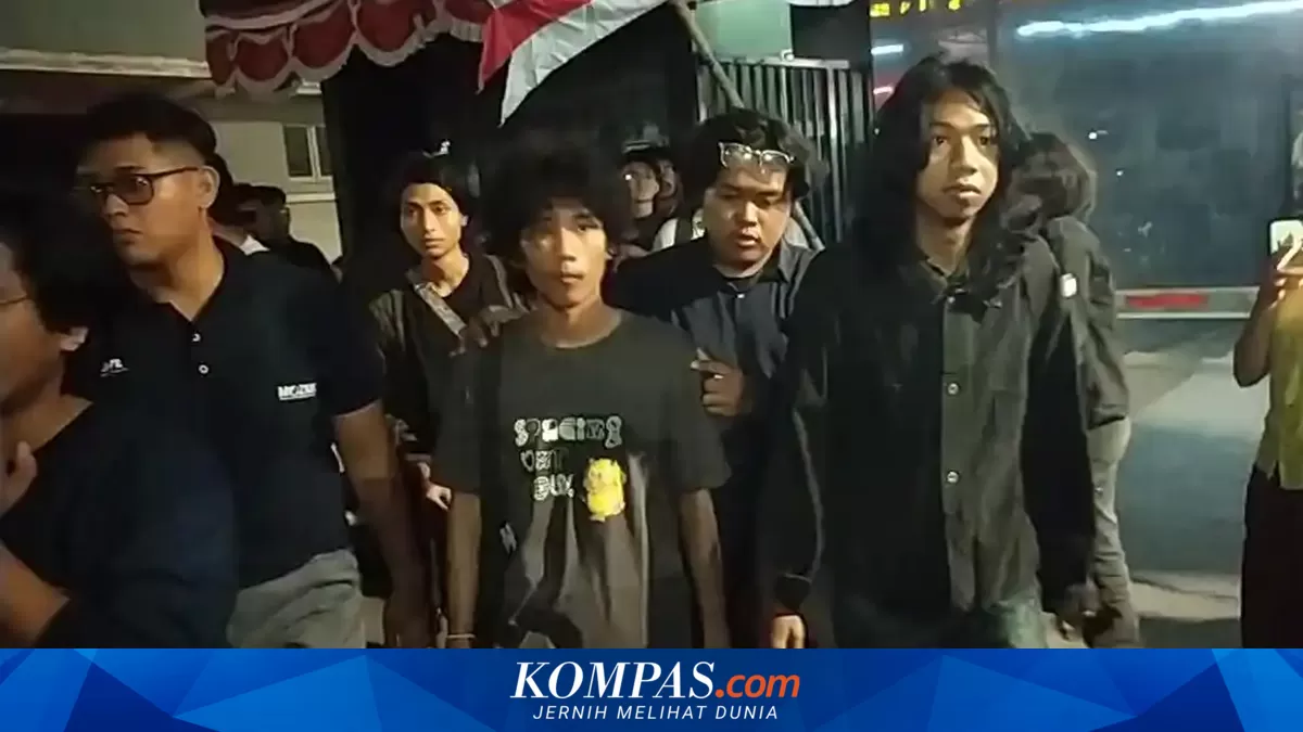 2 Mahasiswa Unair Dibebaskan Polisi Usai Demo Indonesia Sekarat, Wajah Lebam dan Syok