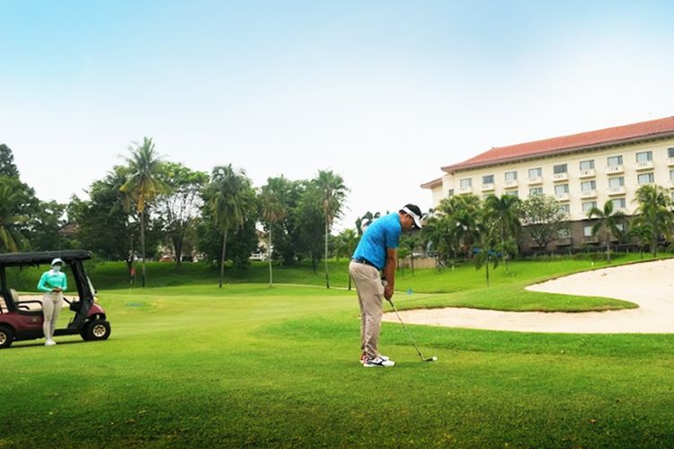 Palm Springs Golf and Country Club Karawang Course di Hotel Puri KIIC