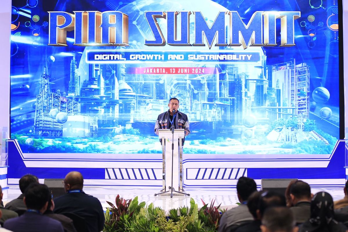 Direktur Utama PT Pupuk Indonesia (Persero) Rahmad Pribadi dalam acara Pupuk Indonesia Inovation Award (PIIA) Summit 2024 di JCC Senayan, Jakarta, Kamis (13/6/2024). 