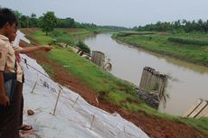 Tanggul Kali Bodri Longsor karena Pelat Beton Hilang