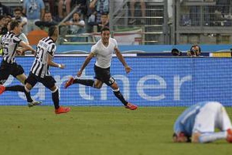 Alessandro Matri meluapkan kegembiraannya saat mencetak gol kemenangan Juventus atas Lazio, Rabu (20/5/2015). 