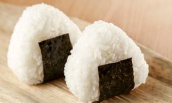 Komitmen Lawson Pangkas Limbah Makanan, Beralih ke Onigiri Beku 