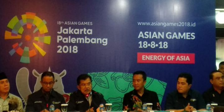 Wakil Presiden Republik Indonesia Jusuf Kalla (kedua dari kiri) menghadiri konferensi pers di Kantor Inasgoc, Senayan, Jakarta, Jumat (29/6/2018).
