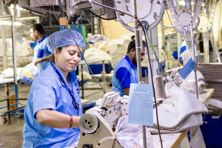 Pelemahan Rupiah Naikkan Biaya Produksi Industri Tekstil