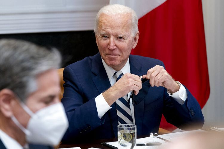 Presiden Joe Biden mengadakan pertemuan virtual dengan Presiden Meksiko Andres Manuel Lopez Obrador di Ruang Roosevelt Gedung Putih, Senin, (1/3/2021).