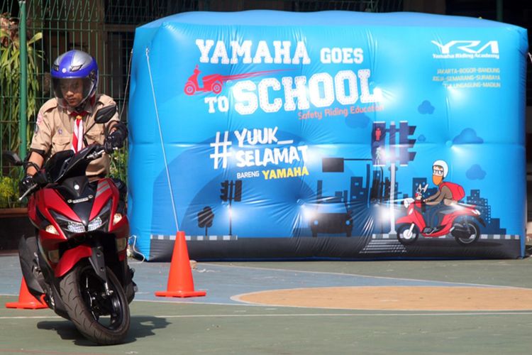 Yamaha dengan aktivitas safety riding.