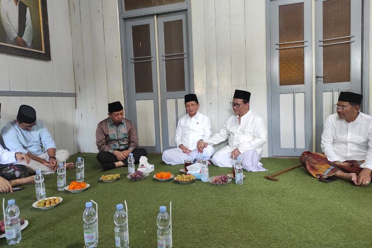 Menag Doakan Kebaikan Bangsa dan Negara saat Kunjungi Ponpes Girikusumo