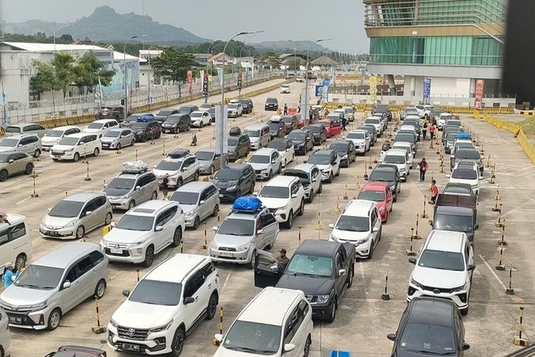 32 Persen Pemudik Belum Kembali, Puncak Arus Balik Bakauheni Akhir Pekan Ini 