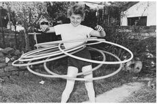 Dari "Hooping" hingga Tarian Hawaii, Ini Fakta Menarik "Hula Hoop"