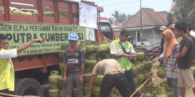 operasi pasar gas 3 kg di indralaya ogan ilir untuk atasi kelangkaan