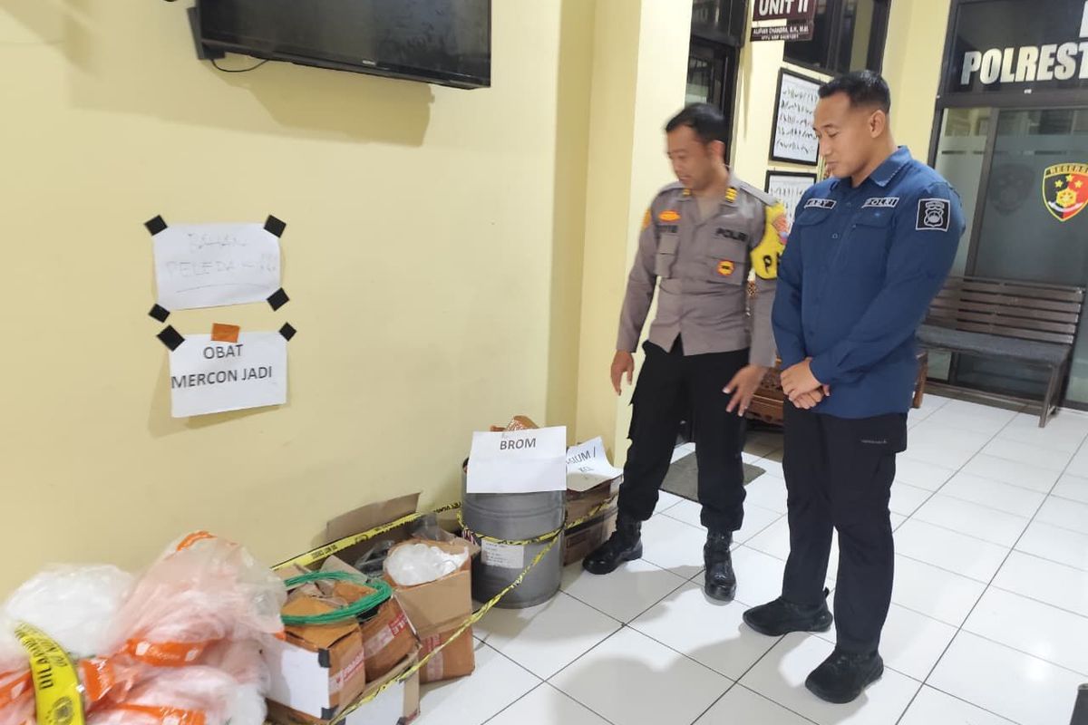 Polresta Magelang Tangkap 4 Penjual Petasan, Satu Residivis Punya 42 Kg  Bahan Peledak