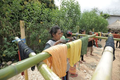 Dukung Tren Sustainable Fashion, BCA Gelar Pelatihan Tenun di NTT