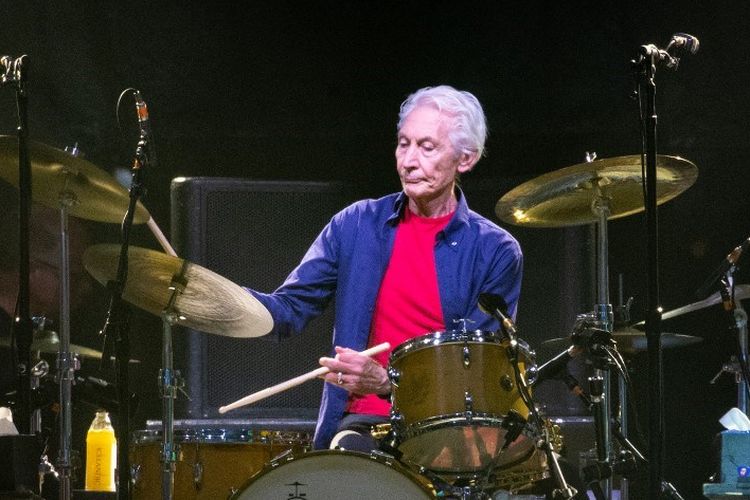 Drummer Charlie Watts tampil bersama bandnya, Rolling Stones, di tur No Filter di NRG Stadium, Houston, Texas, pada 27 Juli 2019. 