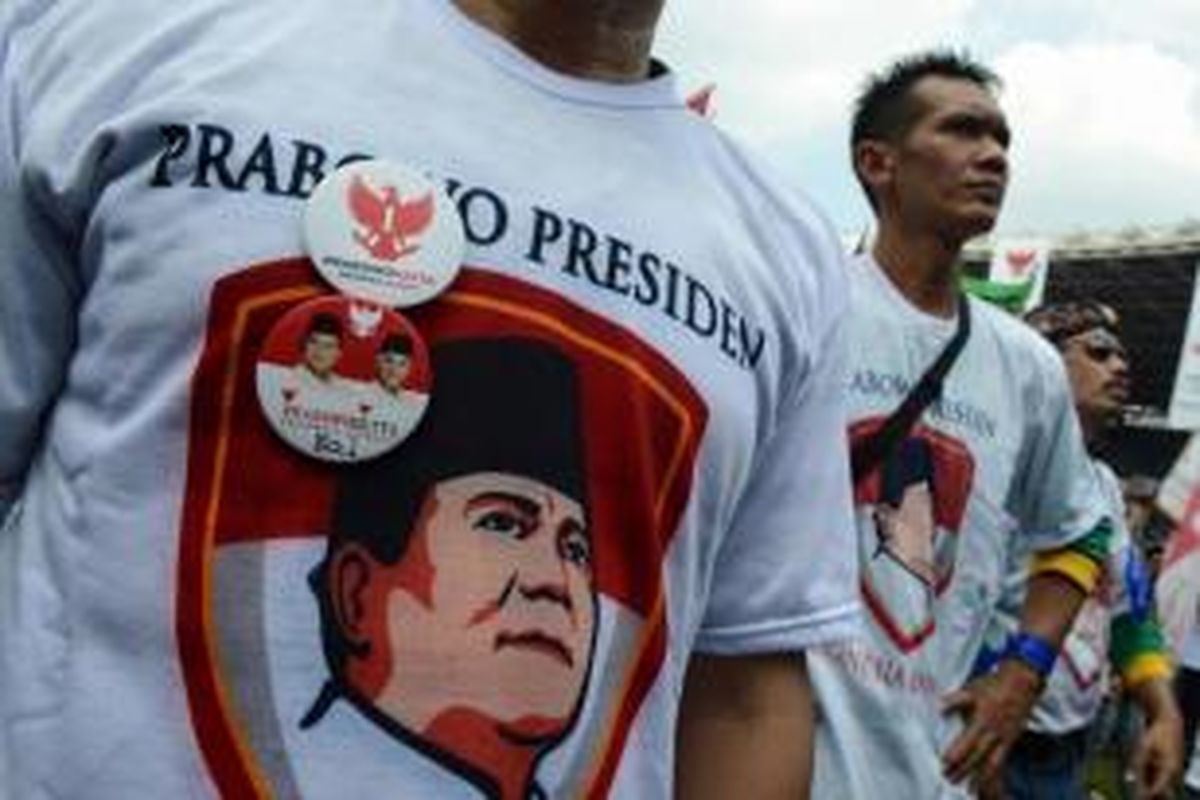 Pendukung calon presiden Prabowo Subianto saat ikut dalam kampanye di Jakarta, Minggu (22/6/2014).