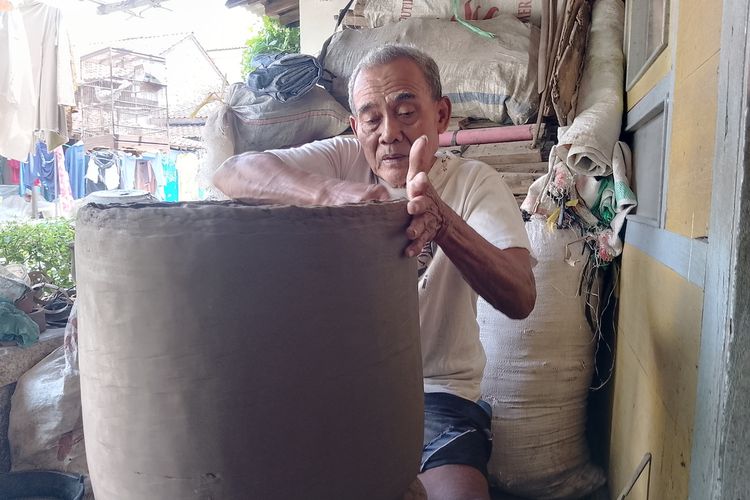 Semangat Keluarga Rusmadi di Kendal Melestarikan Kerajinan Gerabah: Kalau Punah Eman-eman