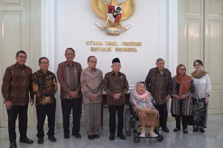 Wakil Presiden Ma'ruf Amin menerima audiensi dari sejumlah tokoh nasional yang tergabung dalam Gerakan Nurani Bangsa di Istana Wakil Presiden, Jakarta, Kamis (11/1/2024) siang.