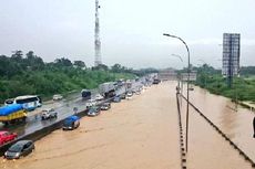 Antisipasi Banjir, Karung Pasir Dipasang Sepanjang 2 Kilometer di Tol Cikarang