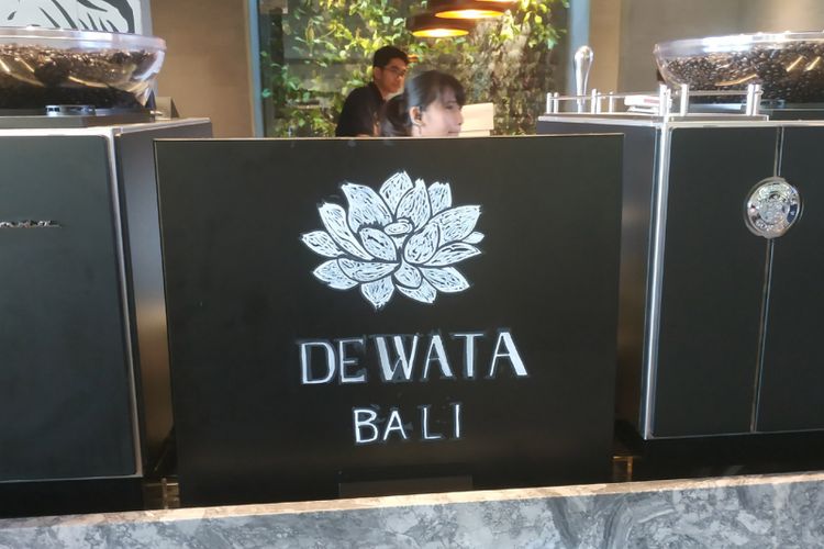 Logo lotus di Starbucks Reserve Dewata Bali