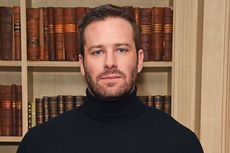 Dugaan Skandal Seks Tersebar, Armie Hammer Batal Main Film Bareng Jennifer Lopez