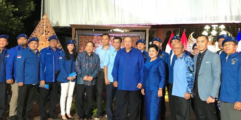 Chris John, Taufik Hidayat, Fauzi Baadila dkk Resmi Jadi Kader ...