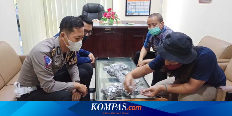 Bayar Pajak Mobil Pakai Koin, Pedagang Mainan: Para Pejabat, Tolong Jangan Disalahgunakan