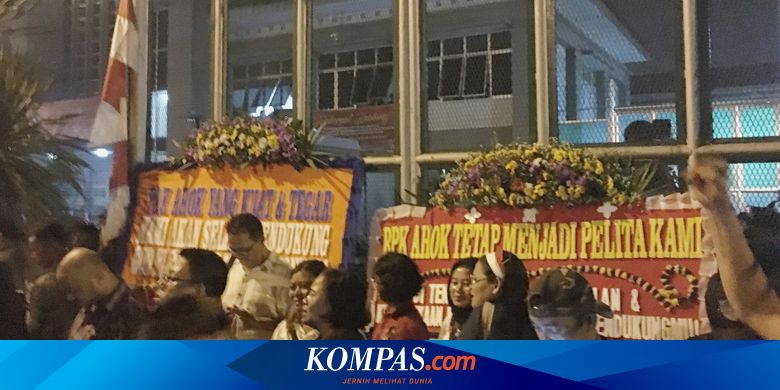  Karangan  Bunga  untuk Ahok Berdatangan ke Rutan Cipinang 
