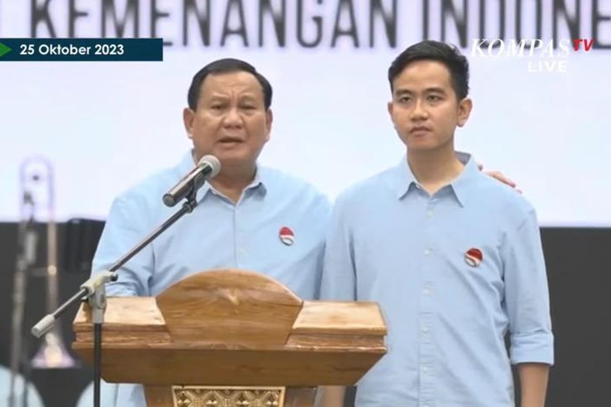 Prabowo Subianto dan Gibran Rakabuming Raka berpidato di hadapan jajaran ketua umum partai politik anggota KIM serta para pendukung dan simpatisan Koalisi Indonesia Maju sebelum mendaftarkan diri ke Komisi Pemilihan Umum (KPU), Rabu (25/10/2023).