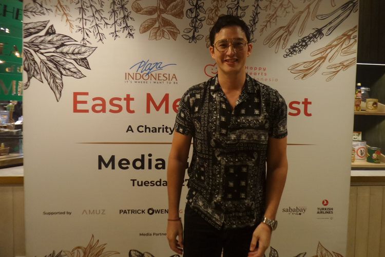 Aktor Mike Lewis seusai konferensi pers East Meets West charity dinner di Plaza Indonesia, Jakarta Pusat, Selasa (27/8/2019).