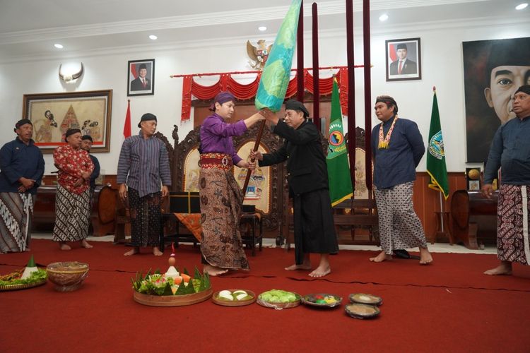 Jelang Hari Jadi Ke-832 Trenggalek, Bupati Nur Arifin “Jamas” Puluhan Pusaka Bersejarah