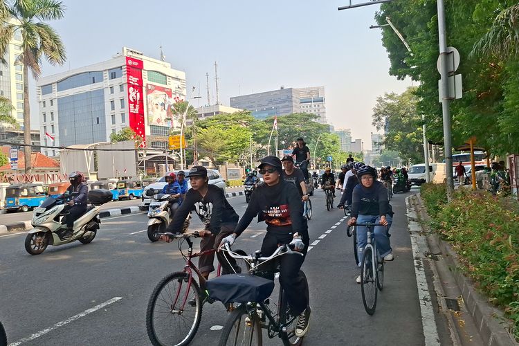 Gowes dari Bandung ke Jakarta, Kidung Cs Suarakan Protes Penanganan Karhutla