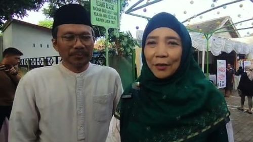 Ditemani Suami, Cagub NTB Rohmi Merasa Lega Setelah Mencoblos