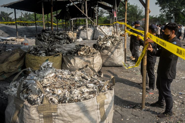 Tak Berizin dan Cemari Udara, Peleburan Aluminium Ilegal Timbun Limbah B3 di Kabupaten Tangerang Dihentikan