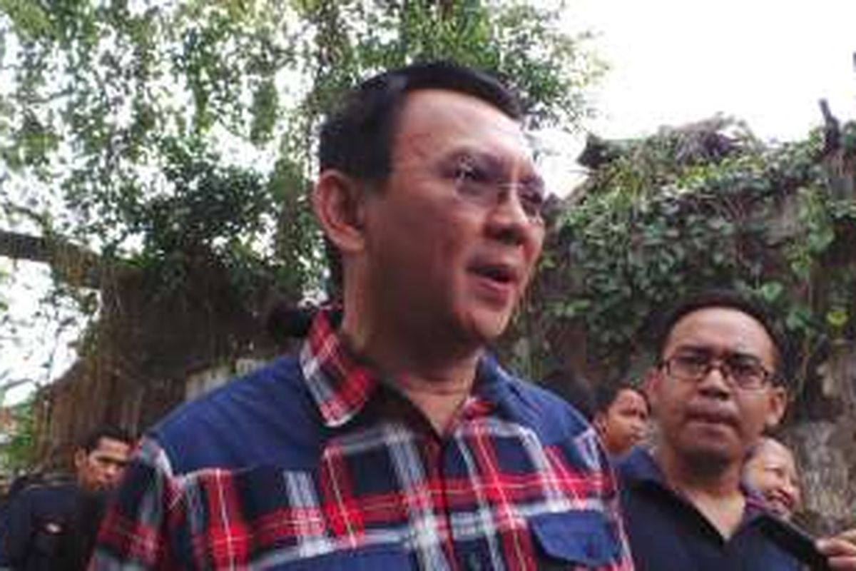 Calon gubernur DKI Jakarta Basuki Tjahaja Purnama atau Ahok berkampanye di Kelurahan Jatipadang, Kecamatan Pasar Minggu, Jakarta Selatan, Jumat (30/12/2016).