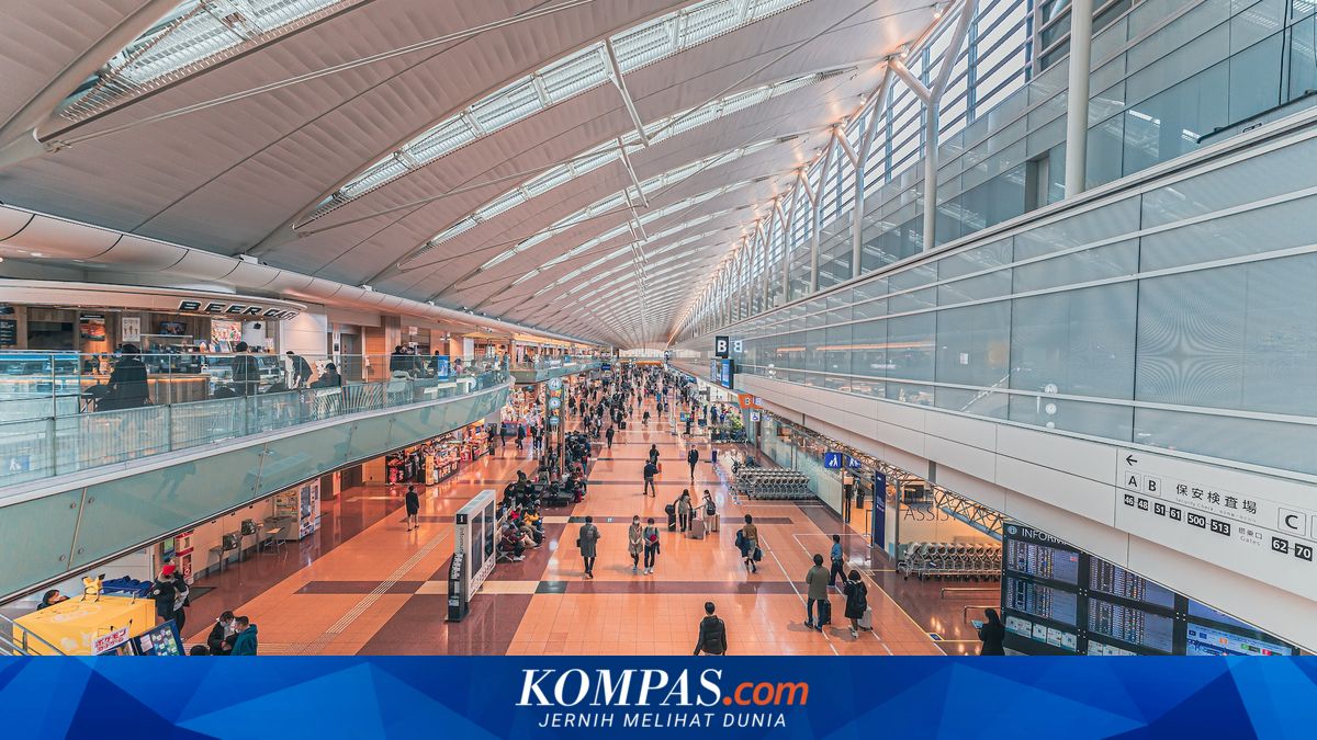 Topan Jangmi menyebabkan aktivitas penerbangan di Jepang terganggu, dari penutupan bandara sementara hingga pembatalan penerbangan.