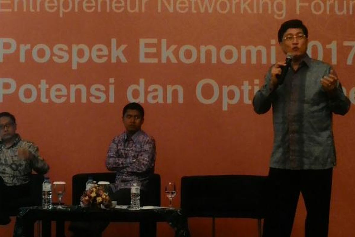 Ekonom Indonesia dari Universitas Katolik Atma Jaya, A Prasetyantoko dan Wadirut BTPN, Ongki W Dana, menilai Indonesia memiliki prospek pertumbuhan ekonomi  di 2017 ini dari sektor kreatif dan wisata dengan didukung perkembangan digitalisasi.  Optimisme keduanya dipaparkan dalam Entepreneur Networking Forum dengan tema Prospek Ekonomi 2017: Potensi dan Optimisme yang dipandu Pemred Bisnis Indonesia, Hery Trianto.