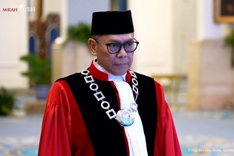 Adies Kadir dalam pengambilan sumpah jabatan sebagai Hakim MK dihadapan Presiden Prabowo Subianto, di Istana Negara, Jakarta, Kamis (5/2/2026).