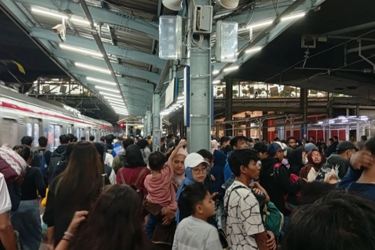 Stasiun Tanah Abang Kembali 